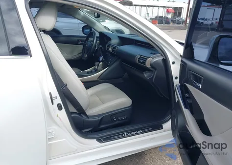 2016 Lexus Is 200T z USA, uszkodzony, nr VIN JTHBA1D2XG5004656